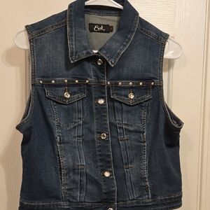 Western Style Darling Denim Vest With Rhinestone Buttons and Embellishment